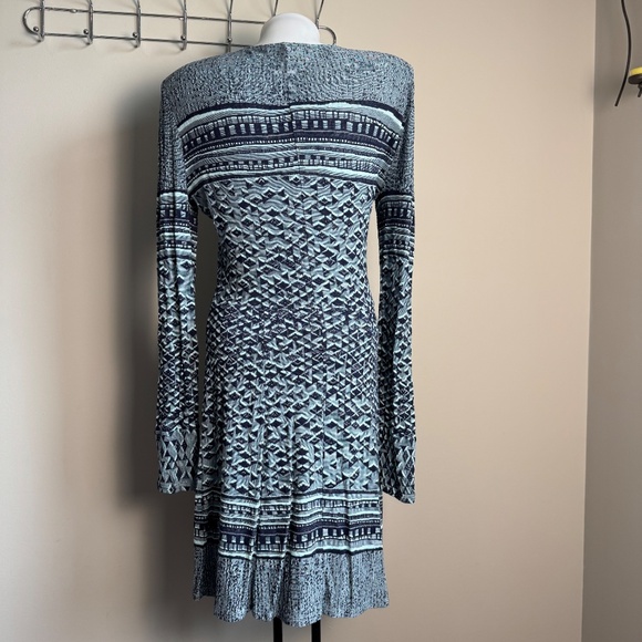 BCBGMaxazria Long Sleeve Aztec Fit & Flare Knit Dress Multicolor Small Midi‎ - Picture 5 of 16